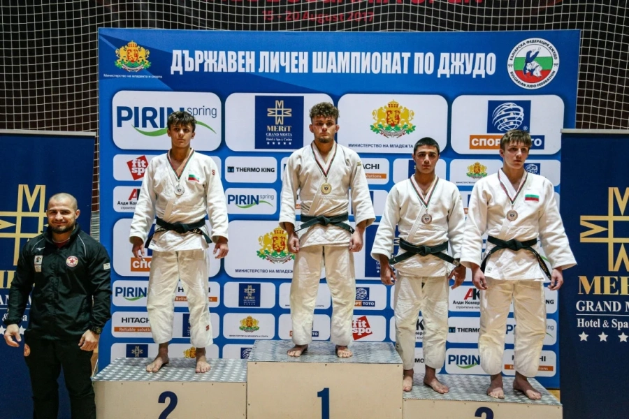 „Кодокан“ отново триумфира с пълен комплект медали