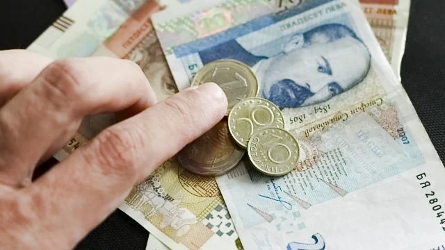 НОИ ще преизчисли служебно пенсиите на 340 000 работещи пенсионери