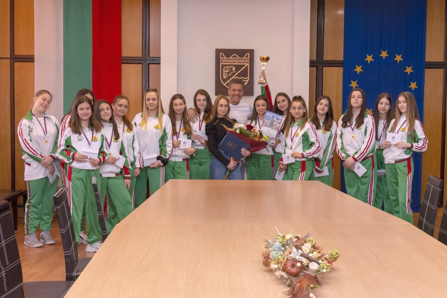 Първо място за Денс формация „Меджикс” на Балканската олимпиада за музика и танци