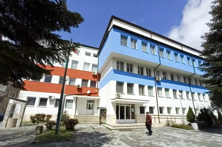 Много гости в Панагюрище заради санираните пожарна и полиция