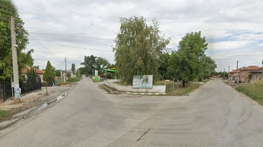 На 24 май семейство Делчеви дарява духовен знак на родното място