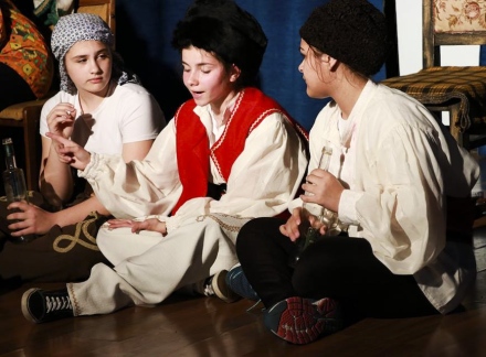 Млади театрали пак превръщат Пазарджик в „Океан от любов”