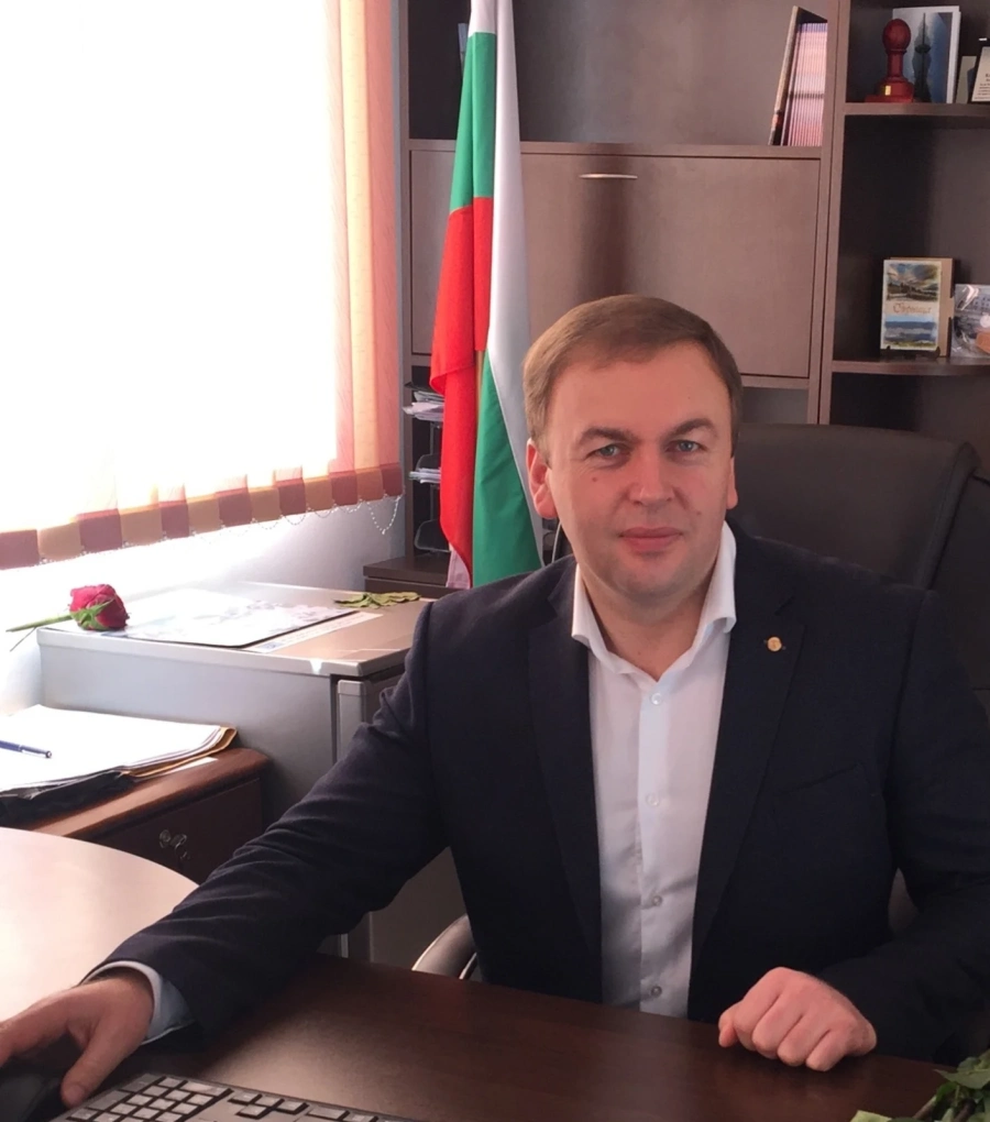 Кметът на Сърница Неби Бозов: Честит Рамазан Байрам! Нека сърцата и душите ви винаги да копнеят за добри дела!