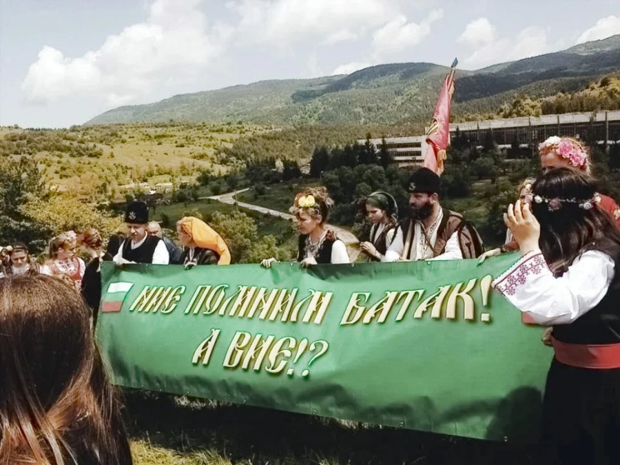 Батак почита загиналите в Априлската епопея