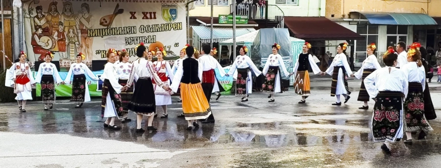 На 21 май и Костандово празнува