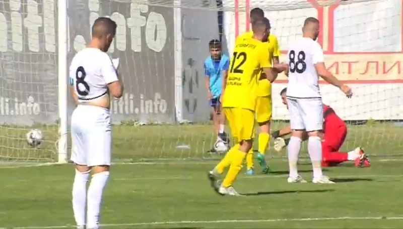На полувреме от елита! 2:0 за Хебър!