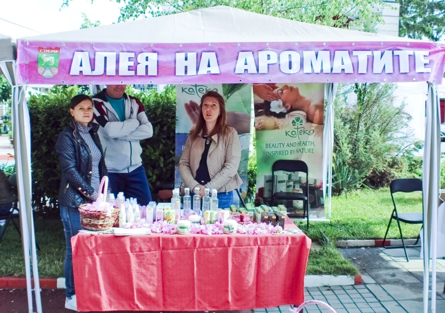 Ликьор от рози и демонстрация в една от най-старите розоварни у нас
