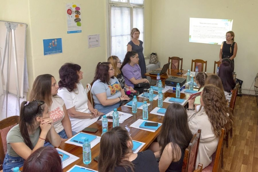Десетокласници от ПГИМ участваха в симулация на възпитателно дело