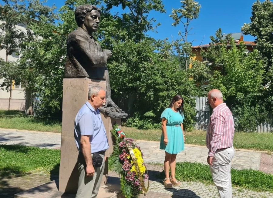 Пещерци се поклониха пред Апостола на свободата