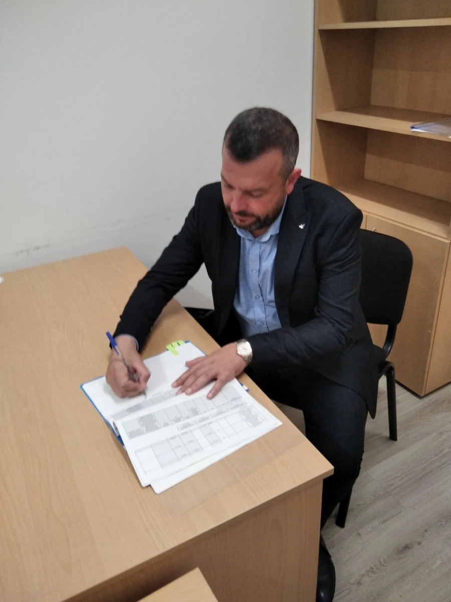 Кметът Холянов подписа договор за подобряване на енергийната ефективност на сградите на общината в Ракитово и кметство Костандово