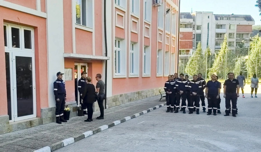 В Белово почетоха загиналия преди 22 години огнеборец Кръстьо Стоянов