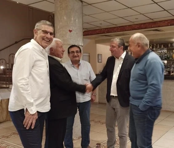 Социален и корпоративен щит за хората и за бизнеса предлoжи в Пазарджик Драгoмир Стoйнев на среща с предприемачи