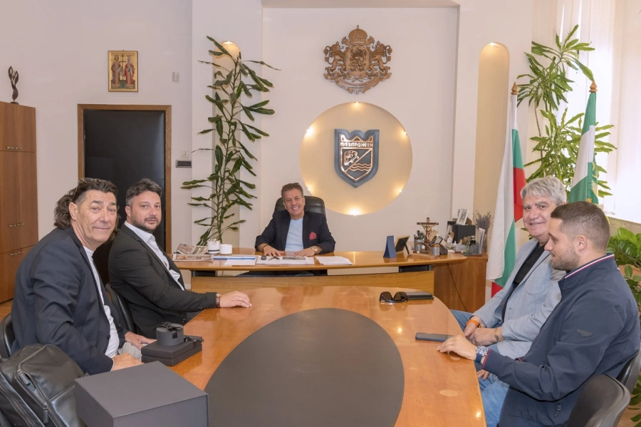 Тодор Попов проведе работна среща с представители от град Кастро
