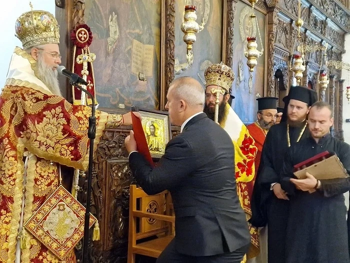 На Димитровден беше осветена и новата сграда на Архиерейското наместничество в Пещера