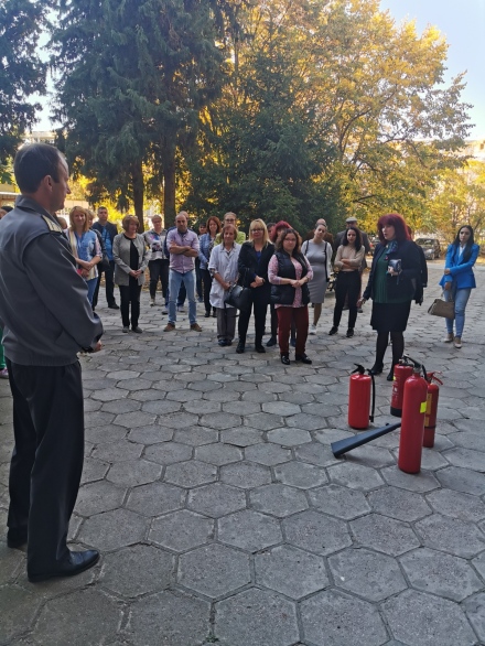 Служителите на РЗИ преминаха обучение за пожарна безопасност
