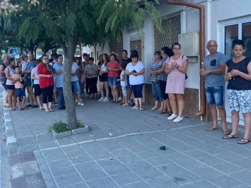 Протест блокира пътя между Братаница и Ветрен дол в 17 часа днес