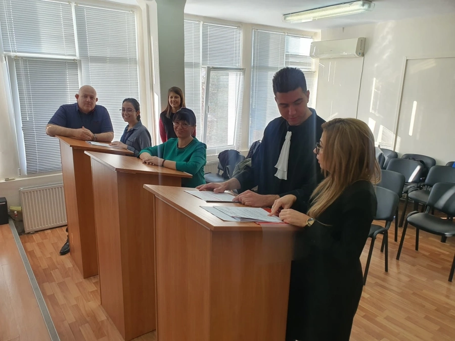 Ученици разиграха симулативен процес в Административния съд в Ден на отворените врати