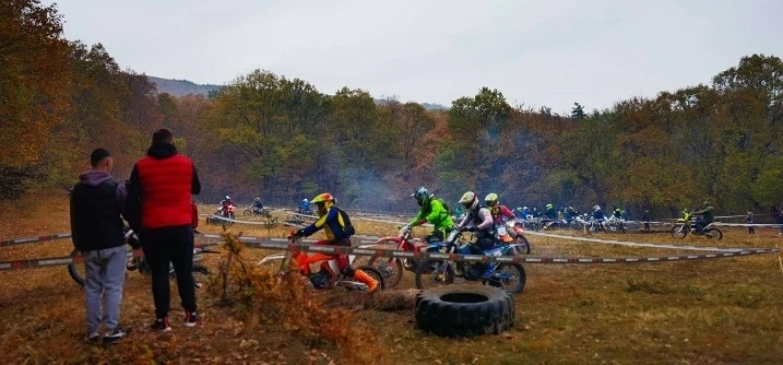 Над 100 любители на кросовите мотори се включиха в Hard Enduro Peshtera Race
