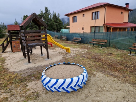 Парк с детски кът върху безвъзмездно дарен имот в Сърница