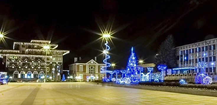 Панагюрище засия коледно