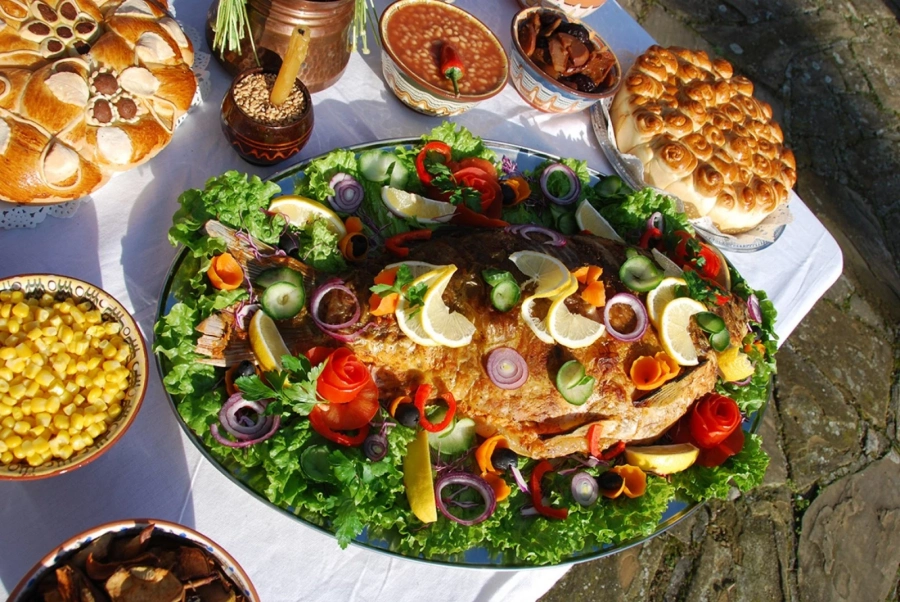 Пълнен шаран с орехи и картофи по равногорски