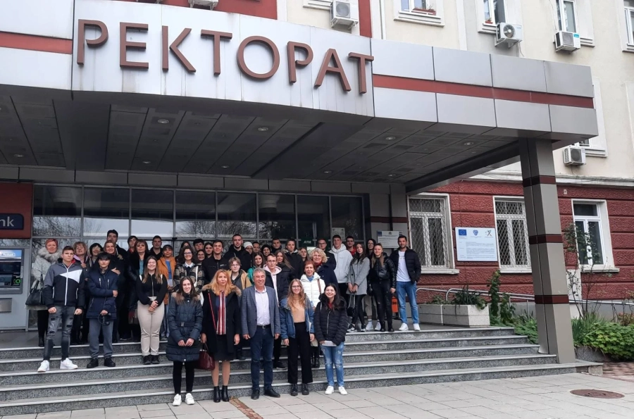 Септемврийски ученици гостуваха в Техническия университет