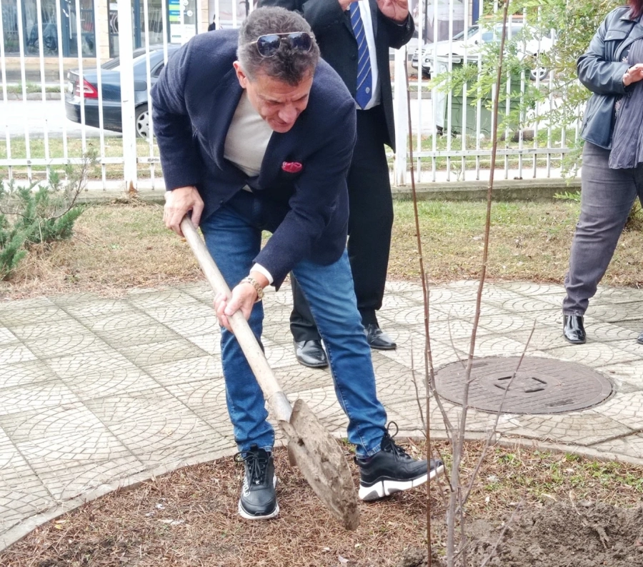 ПО ХРЕБЕТА НА ВРЕМЕТО