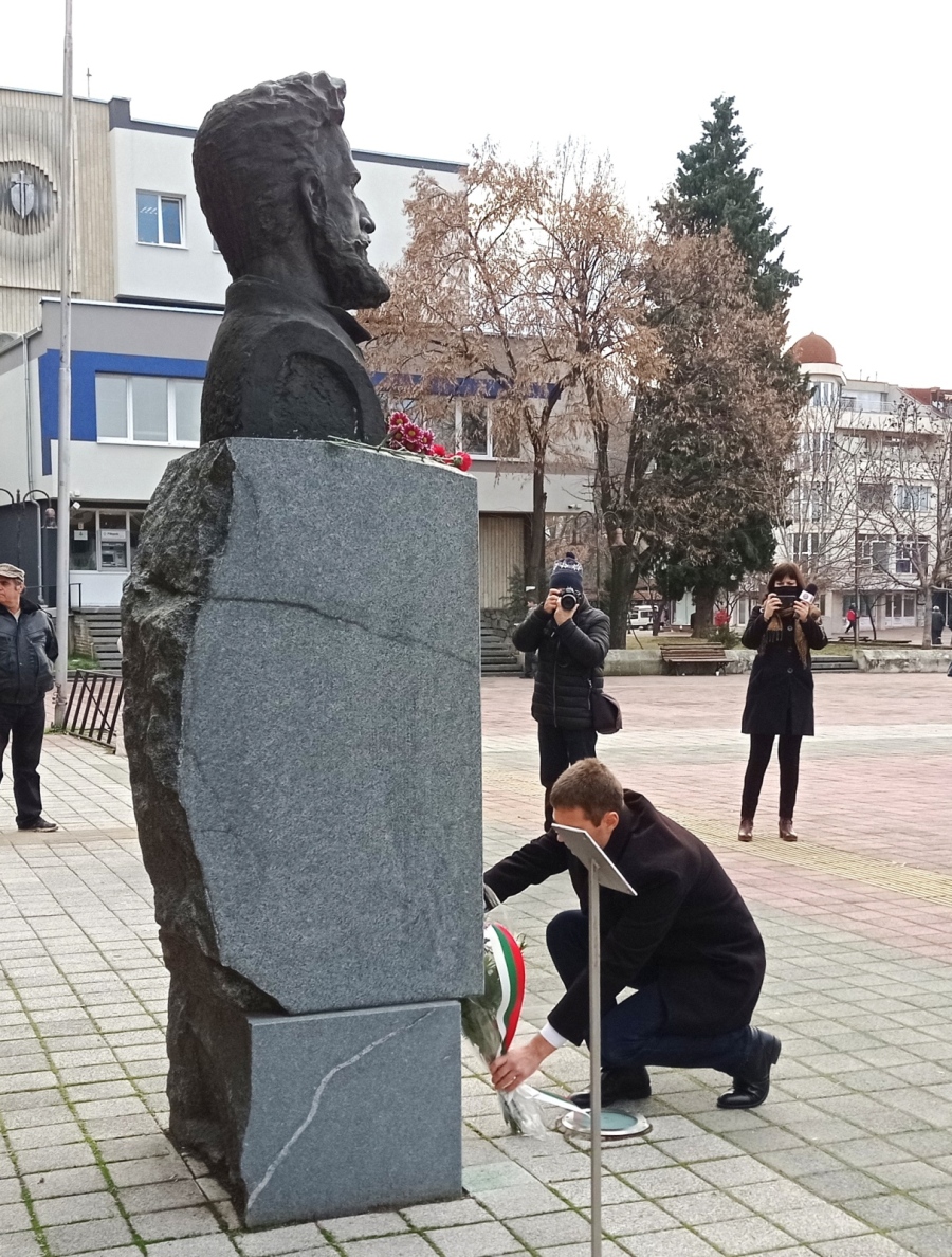 Почетохме Ботев за 175-годишнината от рождението му