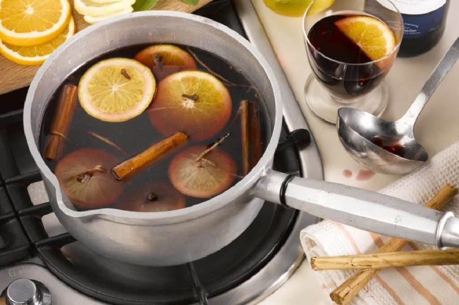 Греяното вино гони вирусите и е наслада за небцето и тялото