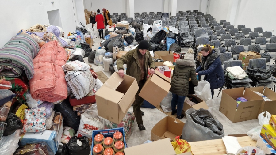 Два камиона и два буса с помощи за Турция тръгнаха от Сърница