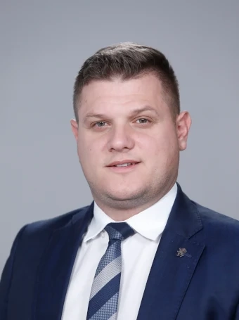 “Възраждане“ регистрира листата си за изборите, Таслаков пак е водач