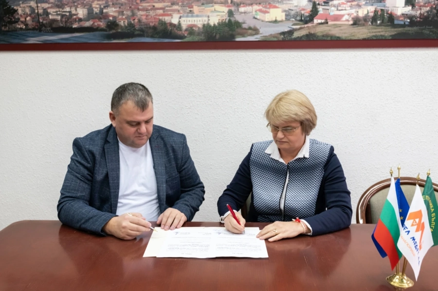 „Асарел-Медет” и Професионалната гимназия в Панагюрище подписаха нов 5-годишен договор за дуално обучение