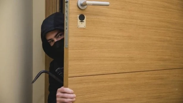 Не разгласявайте в социалните мрежи, че не сте си у дома по празниците