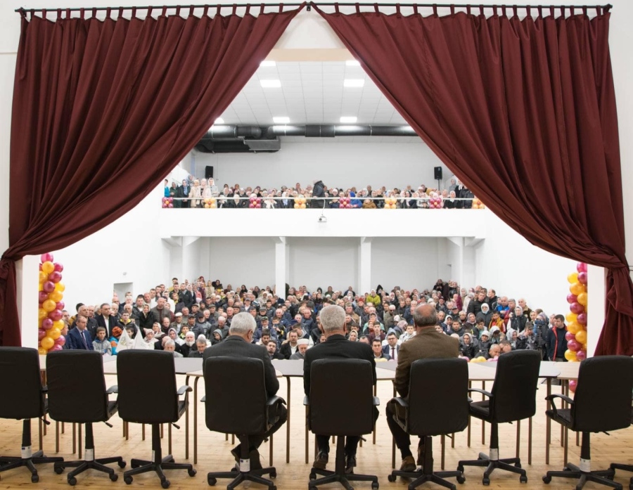 В Сърница откриха реновирания Културен дом, посрещаха гости от побратимена турска община и раздадоха благотворителната вечеря ифтар