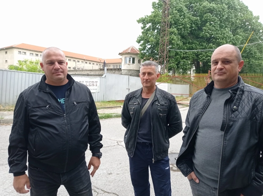 Надзирателите и в Пазарджик протестират - не искат 12-часови смени, не могат да пазят всички затворници
