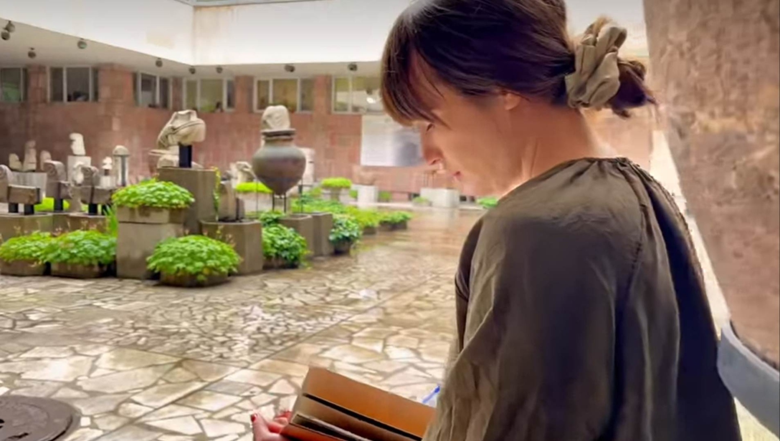 Елена от „Ергенът“ посети Пазарджик по повод откриването на монумента ...