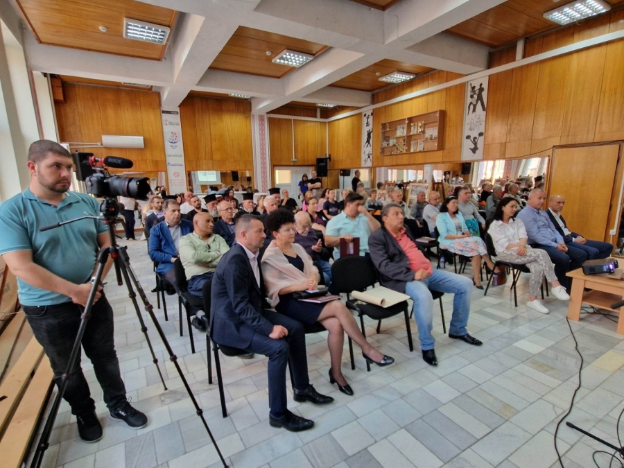 Втората част на алманаха ”Осемте хилядолетия на Пещерския край” стигна до своите читатели в навечерието на 24 май