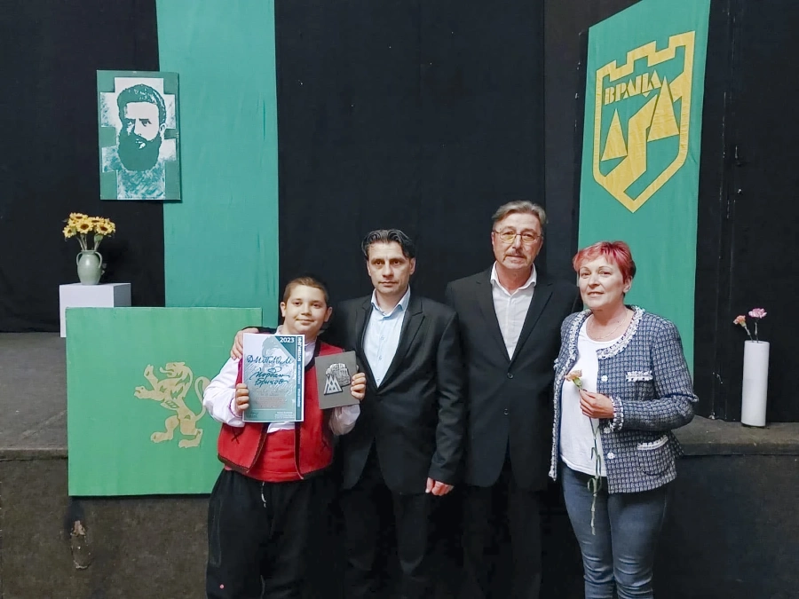 Ученик от СУ ”Христо Ботев” спечели първо място в страната с ”На прощаване”