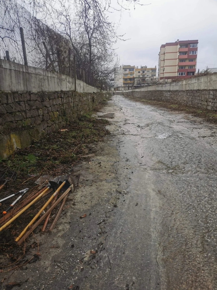 Кметицата на Брацигово с пост във Фейса заради река Умишка, но не усмири страстите