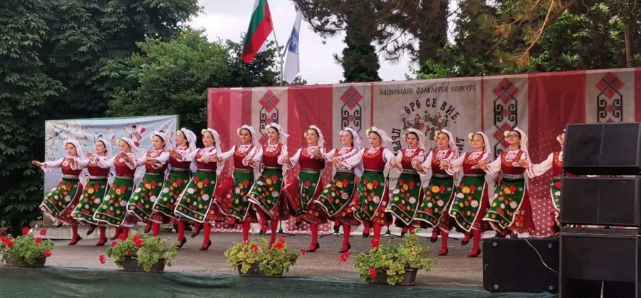 Гран при за „Чудесия“ от конкурса „Оро се вие, цървули се кинат”