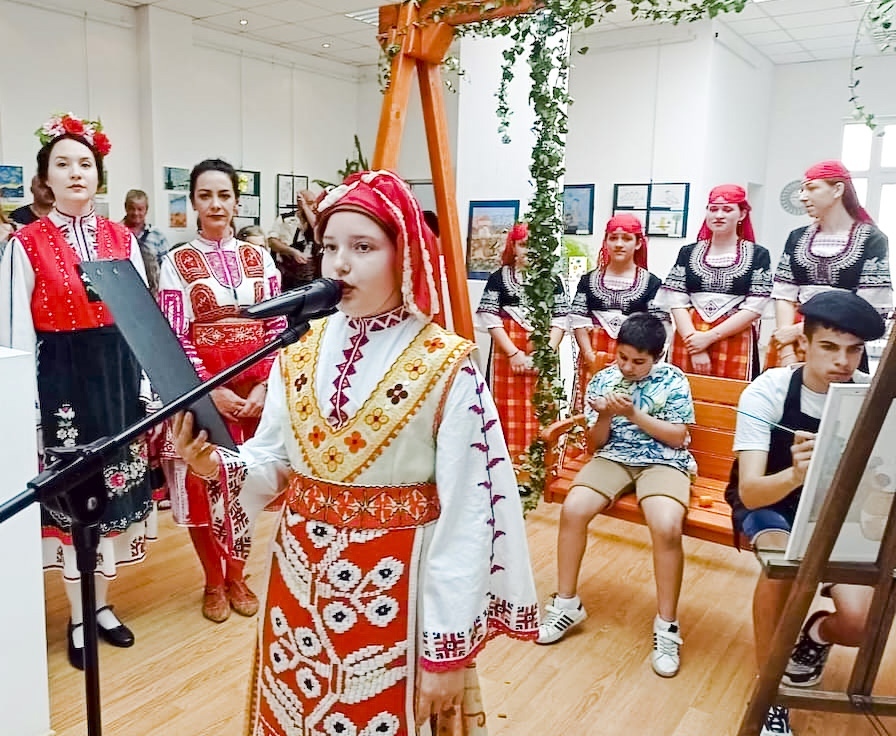 В благотворителната изложба за Ники млади художници пресъздадоха творби на Моне, ван Гог и Майстора
