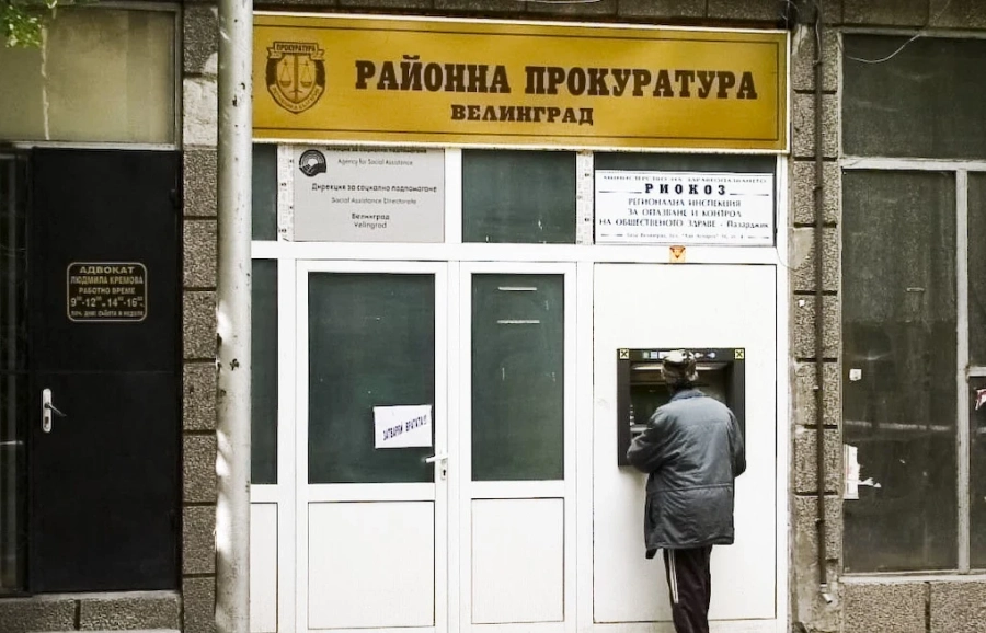 Дело за домашно насилие срещу прокурор - той ще доказва, че жена му се е самонаранила