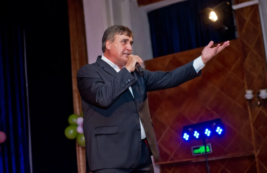 Веселин Маринов пя за малката Йоана