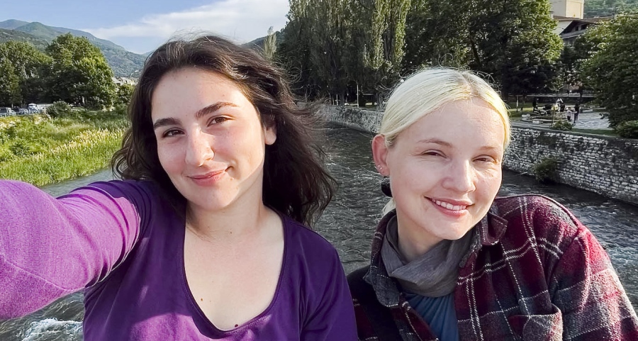 От Пазарджик до Хасково пеш благотворително вървяха българка и германка