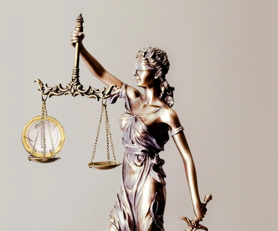 Гладен арестант осъди МВР за един лев
