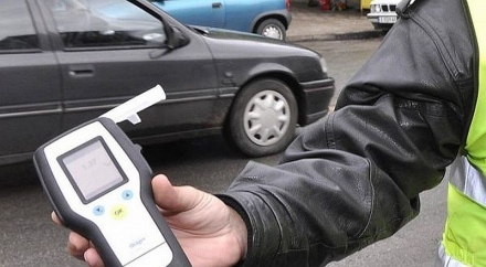 Почерпен водач е задържан, а возилото му е иззето