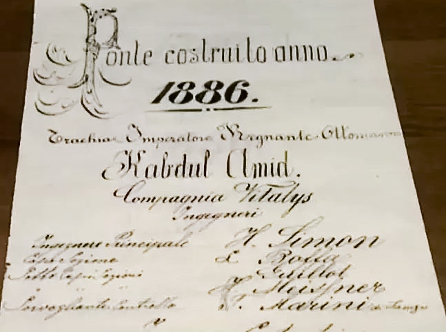 Писмо в бутилка от 1886 г. намериха в колоната на жп мост