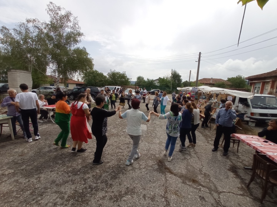 Големи звезди и над 500 души дойдоха за събора на Горно Вършило /СНИМКИ/