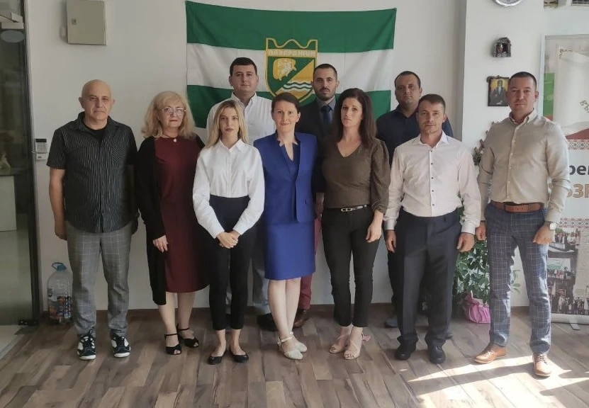 Кандидат-кметът за Пазарджик Десислава Георгиева откри предизборната кампания като посети две емблематични за града места