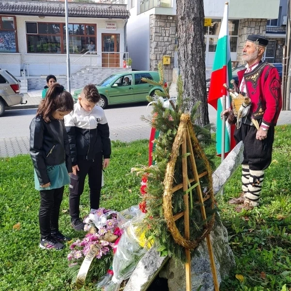 Велинградчани отбелязаха 126 години от рождението на Владо Черноземски